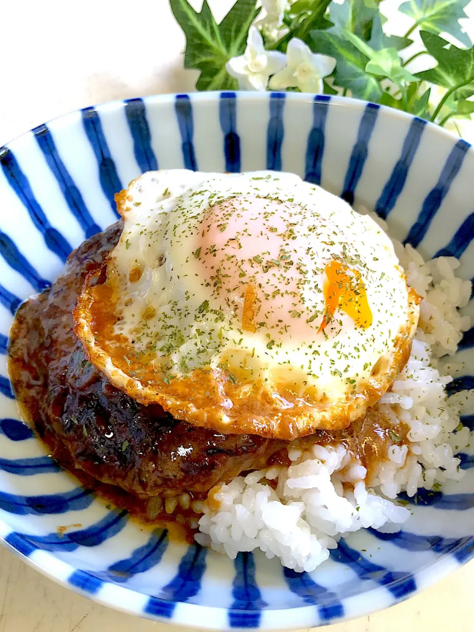 デミハンバーグ目玉焼き🍳のっけ丼|みゆきさん