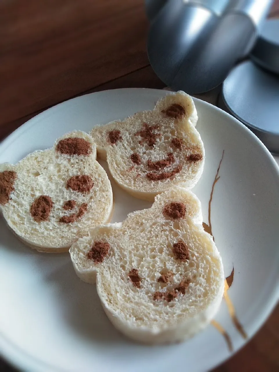 クマ🐻が出たパン焼いてみた。|高尾 紀子さん