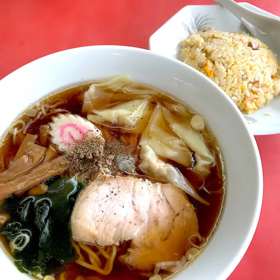 ワンタン麺と半チャーハン|純さん