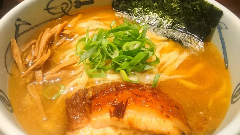 【2020年8月店名/メニュー/
店舗リニューアル】
創始 麺屋武蔵
ら～麺あっさり味
（大盛300g、並150gと同料金）
＠新宿、新宿西口、西武新宿
20187|大脇さん