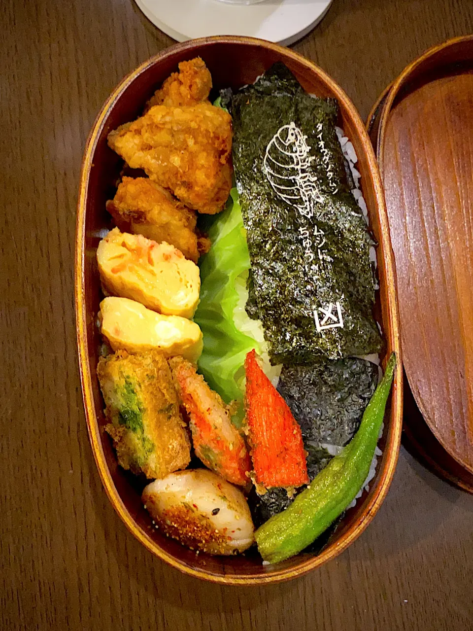 お弁当🍱　鶏塩唐揚げ　干し海老の出し巻き卵　厚揚げとカニかまの磯辺揚げ　帆立貝柱ステーキ　七味唐辛子　オクラの揚げ浸し　焼き海苔　鰹でんぶ　海苔弁|ch＊K*∀o(^^*)♪さん