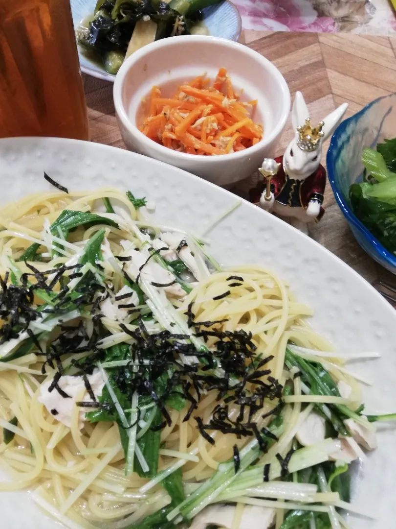 9/7
ささみと水菜のパスタと作りおきでお昼だよ😋|たえさん