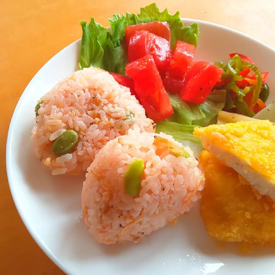 みぃりんさんの料理 ほんのり桜色♡桜海老とピースご飯♡|みりん。さん