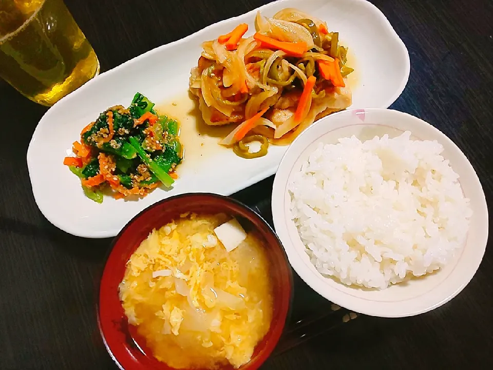 ごはん、キャベツと豆腐のかき玉汁、鶏の南蛮漬け、小松菜と人参の胡麻和え|サトリさん