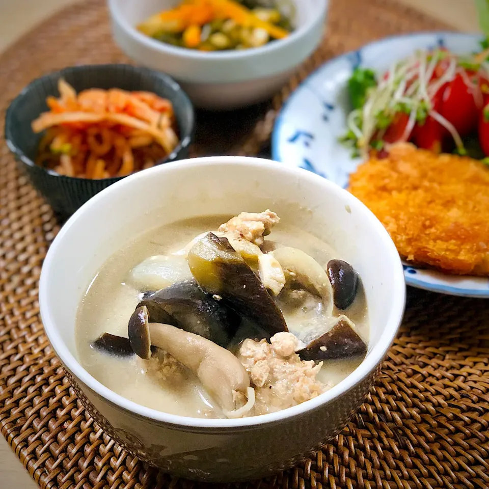 茄子と鶏ひき肉の豆乳味噌スープ|かずきっちんさん