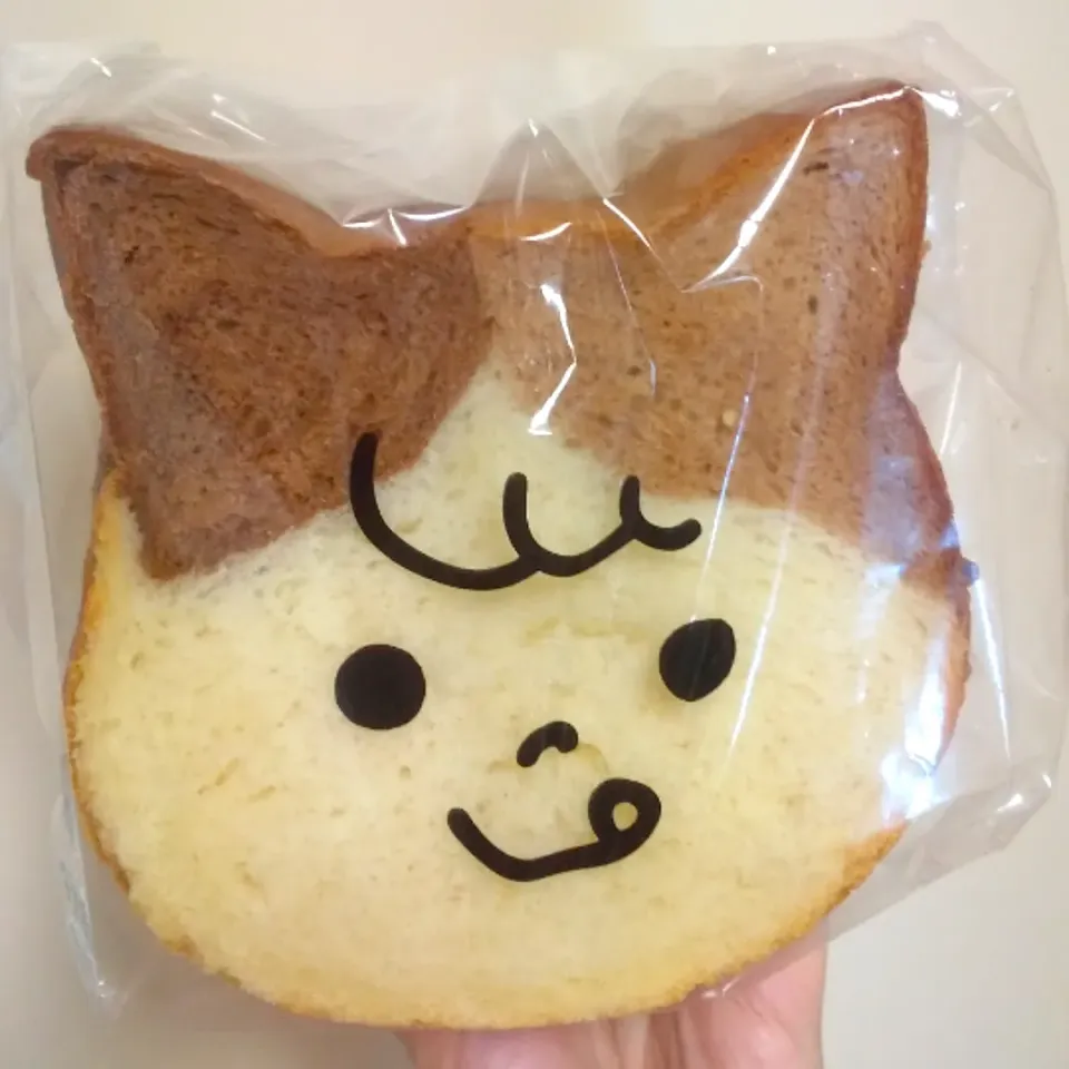 Snapdishの料理写真:プレゼントねこパン|Aya☺︎さん