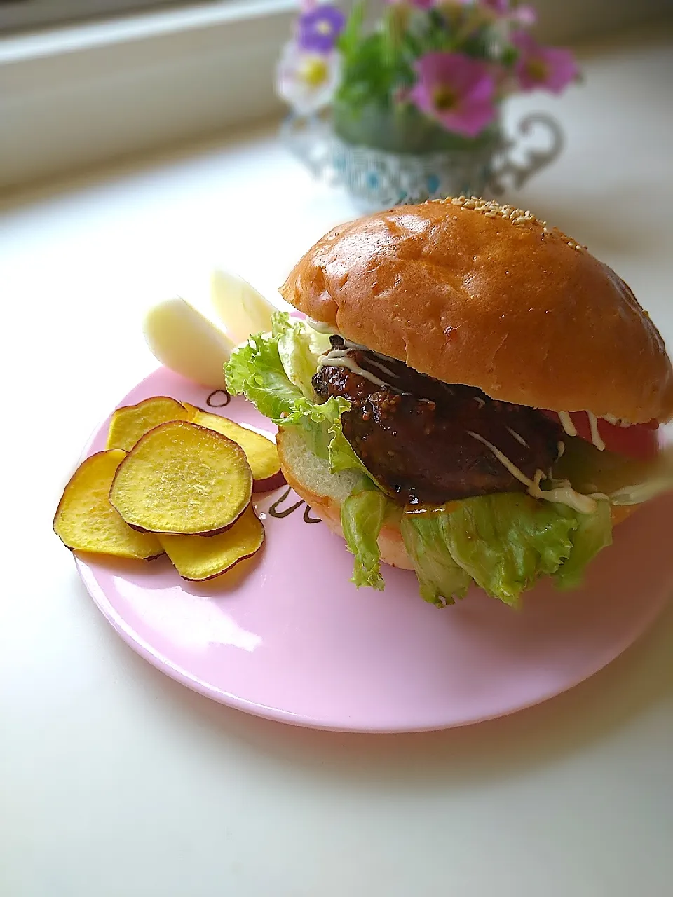 まめころさんの料理 朝ごはん・お弁当
ビーフ100%ハンバーガー|まめころさん