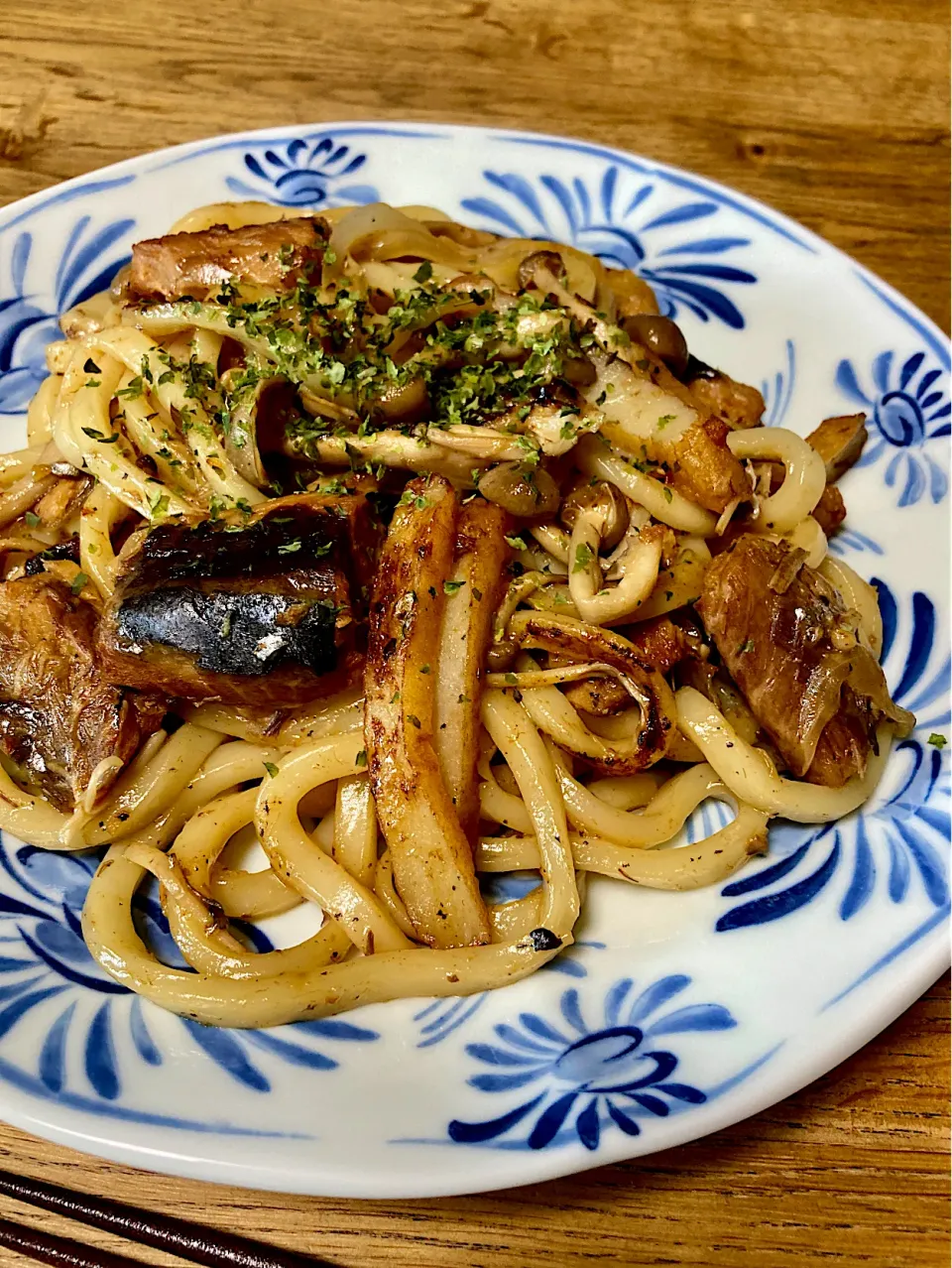 サバの味噌煮缶で焼うどん|エイコさん