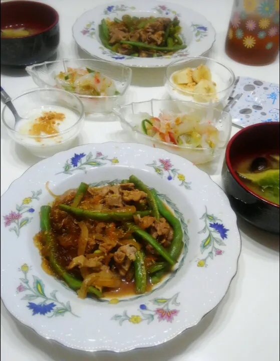 Snapdishの料理写真:豚肉とインゲンの炒め物|みったんさん