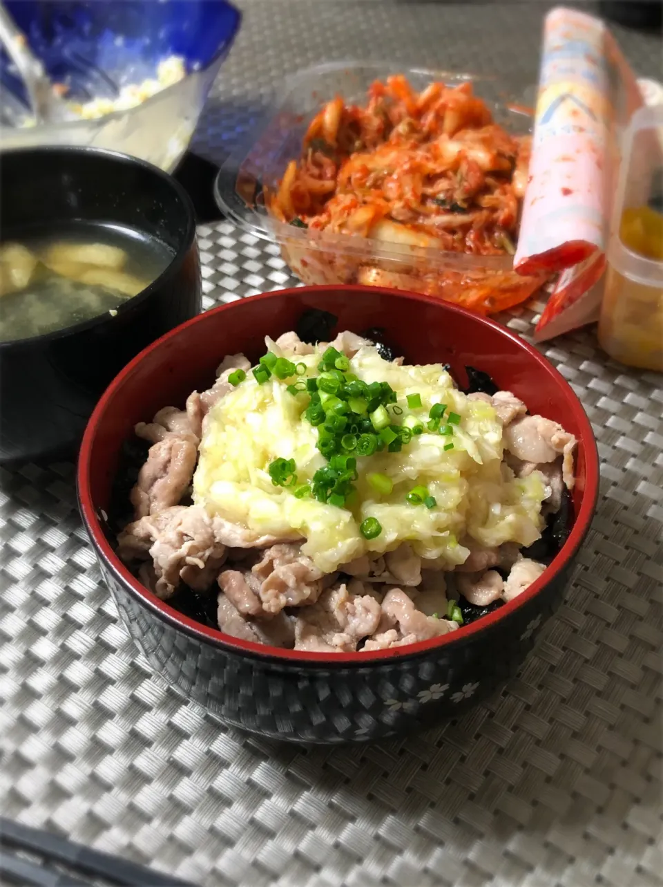 ねぎ塩豚丼|ねてさん