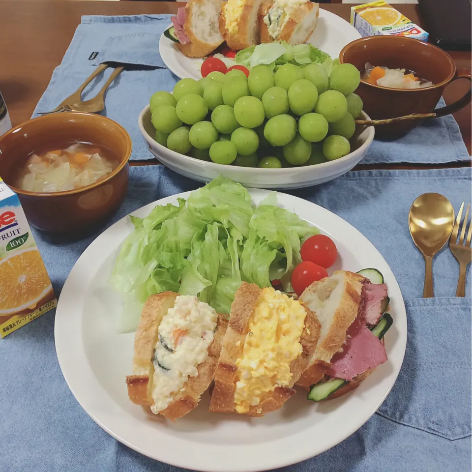 Snapdishの料理写真:フランスパンサンド３種🥪|waiwaiさん