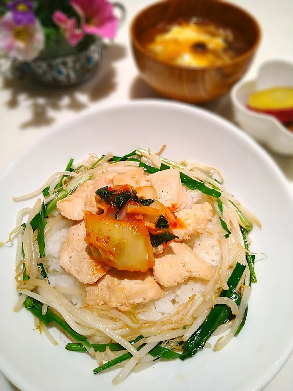 おかちさんの料理 鶏むね肉でビビンバ風🍀|まめころさん