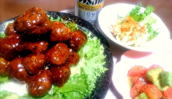 Snapdishの料理写真:肉団子の甘黒酢あん
  ポテトサラダ
  トマト🍅アボカド🥑バジルソース|びせんさん