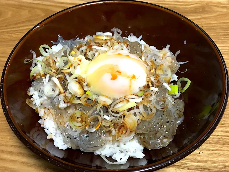 Snapdishの料理写真:☆生しらす丼|まぁたんさん