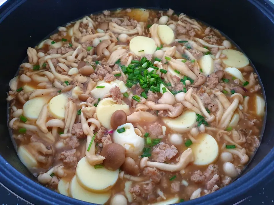 Snapdishの料理写真:envymaqueen's dish Tofu Minced Pork w/ Shimeji|envymaqueenさん