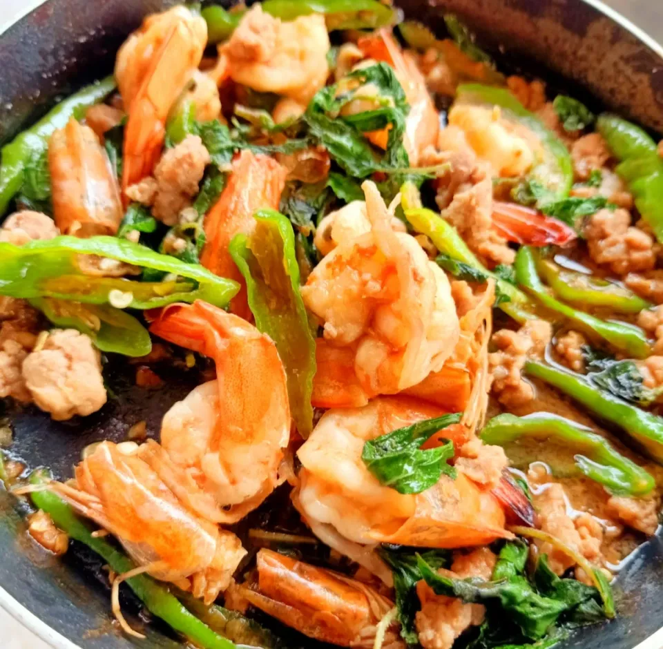 Stir Fried Shrimp Basil|🌿Veerapan Mu🌿さん