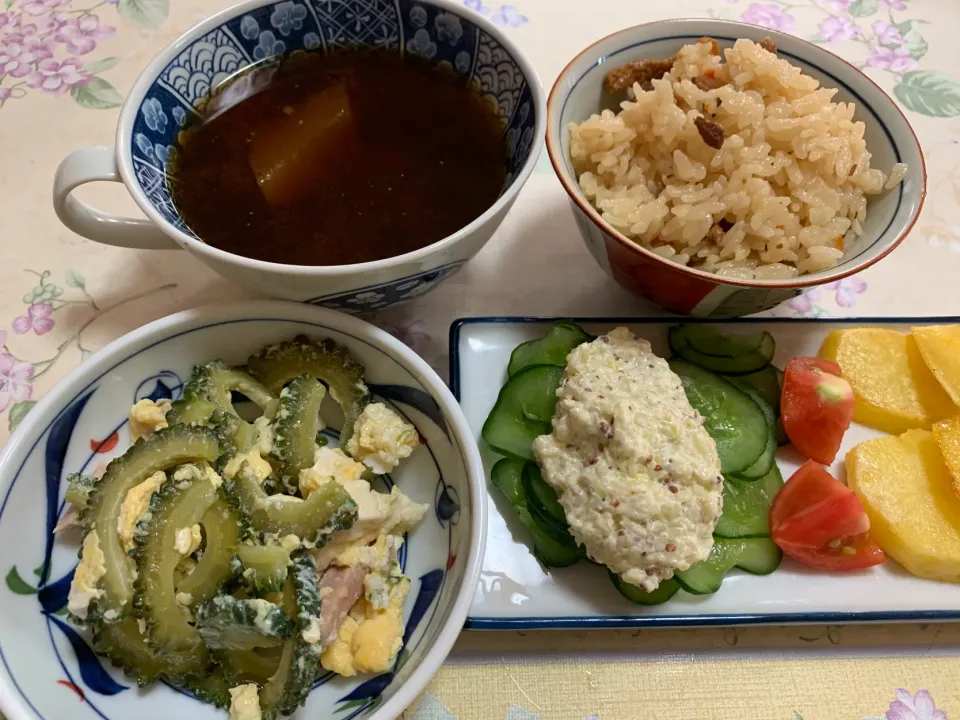 朝ごはん、ゴーヤチャンプル、混ぜご飯、赤出し|Isimura Hidekiさん