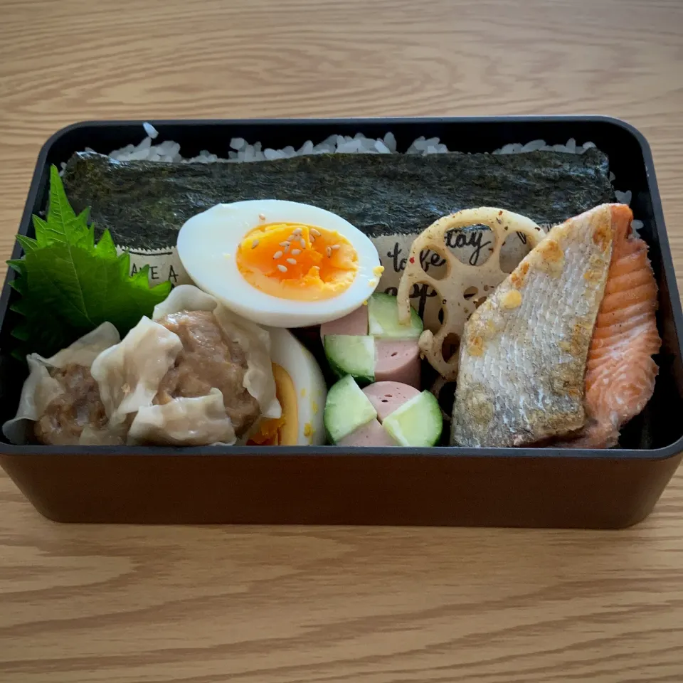 主人のお弁当|ツインうさぎさん