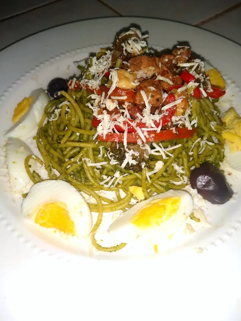 tallarines al pesto con pollo|Danielaさん