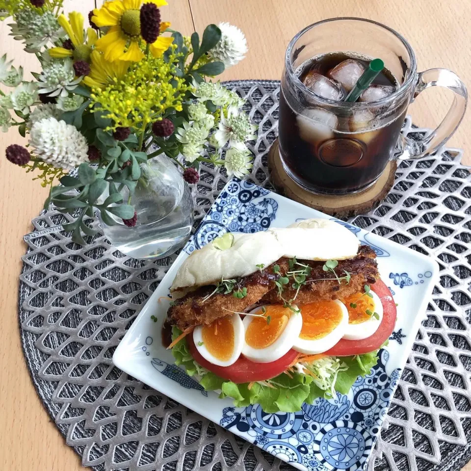 Snapdishの料理写真:9/10❤︎ハムカツ&半熟たまご白パンサンド❤︎|Makinsさん