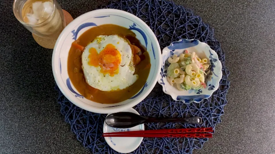 8月31日（月）お昼ごはん『目玉焼きカレー丼』|emiさん