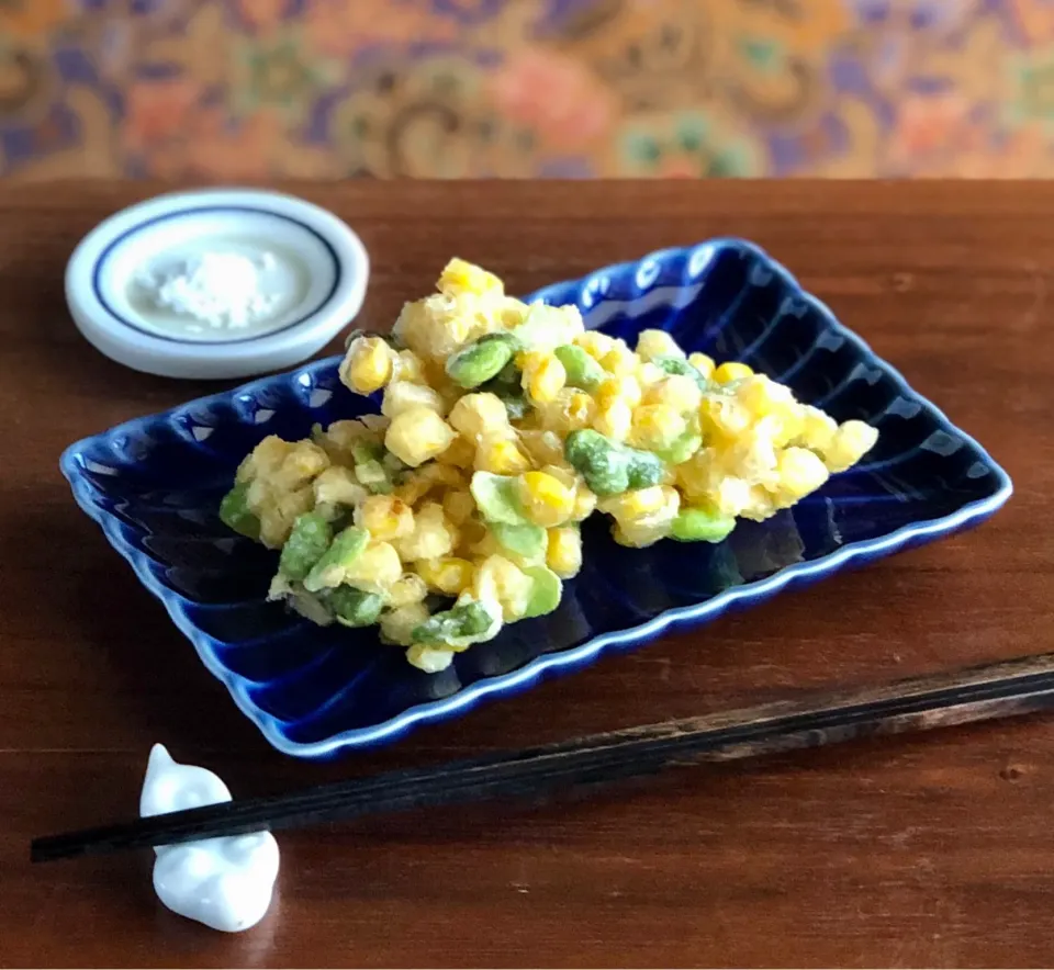 Snapdishの料理写真:トウモロコシとだだちゃ豆のかき揚げ　Kakiage of corn and dacha beans|マユマユさん