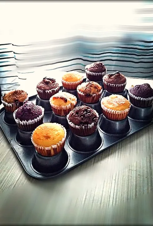 assorted cupcakes 😋😋|Aira Castroさん