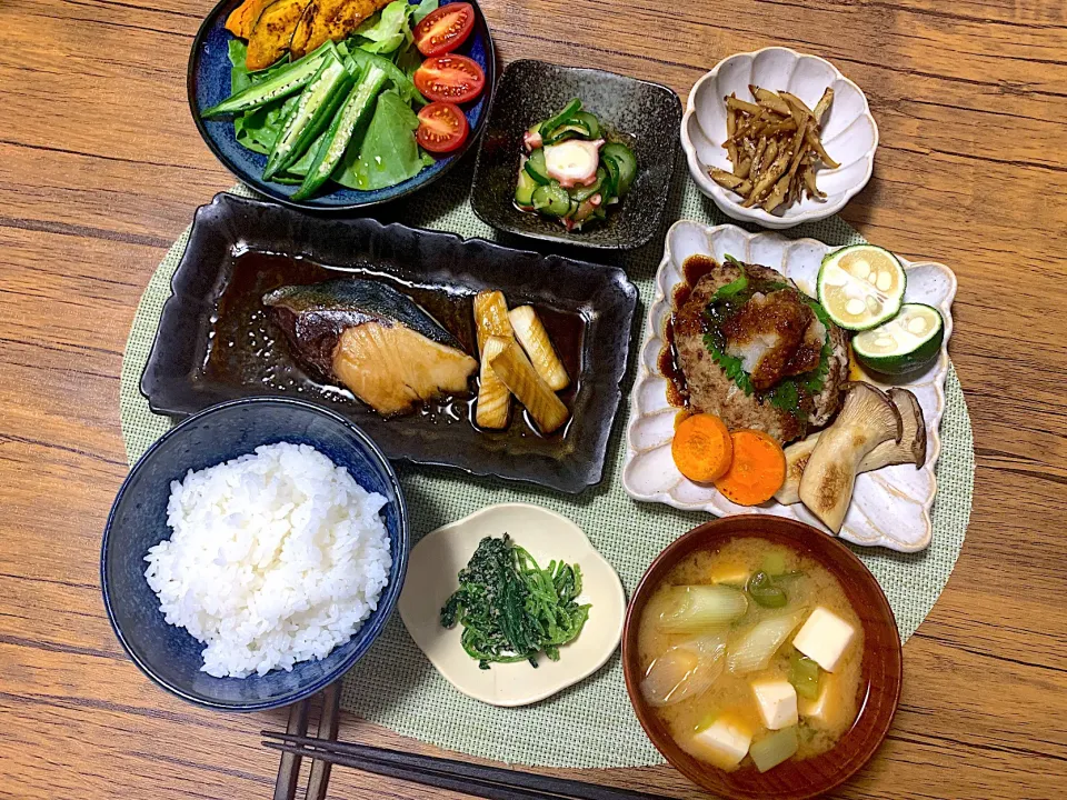 おろしハンバーグ定食|まるまるレモンさん