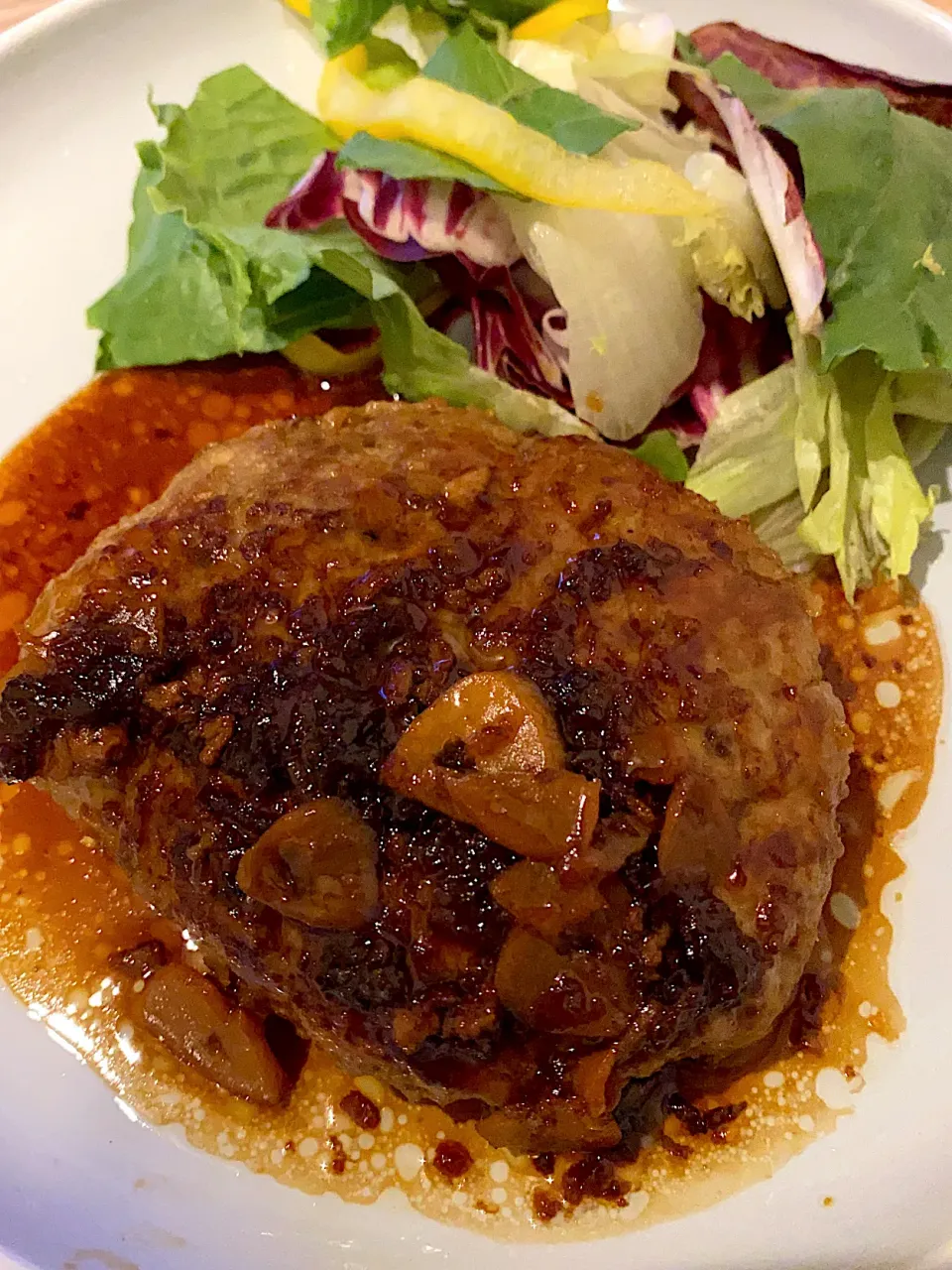 ハンバーグ〜にんにく醤油ソース〜|OLの気ままご飯🍽さん