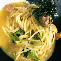 Snapdishの料理写真:鶏肉の柚子胡椒風味スープパスタ|さひまるさん