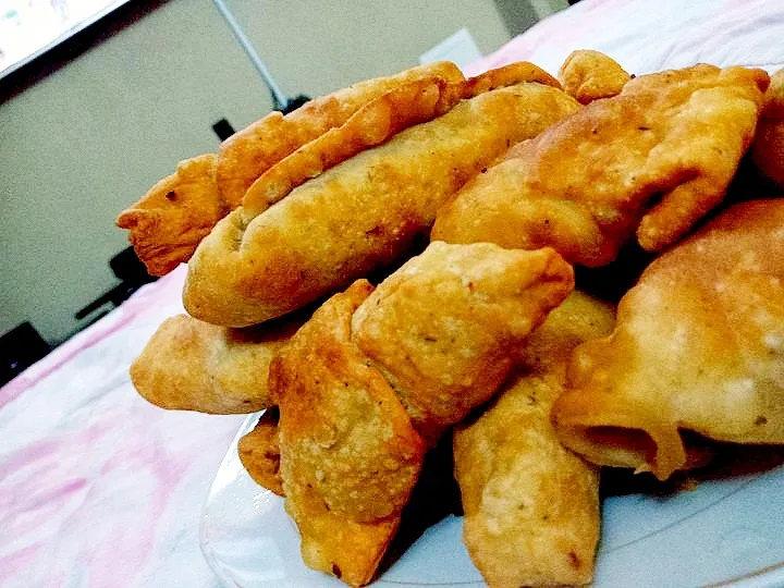 Snapdishの料理写真:Springs&Samosa|Priscilla Mundiさん