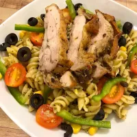 Pesto Pasta with Honey Roasted Chicken|karenさん