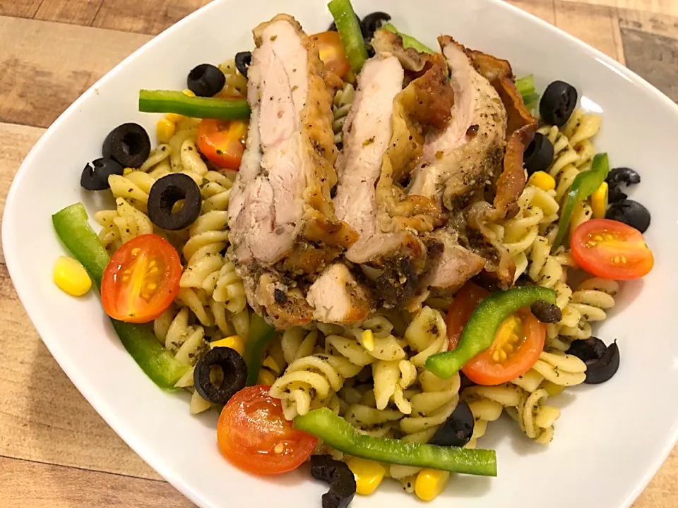 Pesto Pasta with Honey Roasted Chicken|karenさん