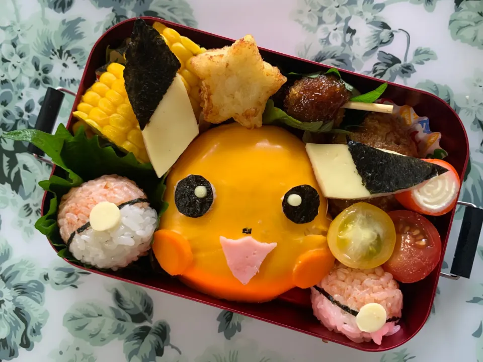 【中1男子弁当】中1男子なのに（笑）ピカチュウ作ってとリクエストされたのでキャラ弁作りました❤︎|まりっぺさん