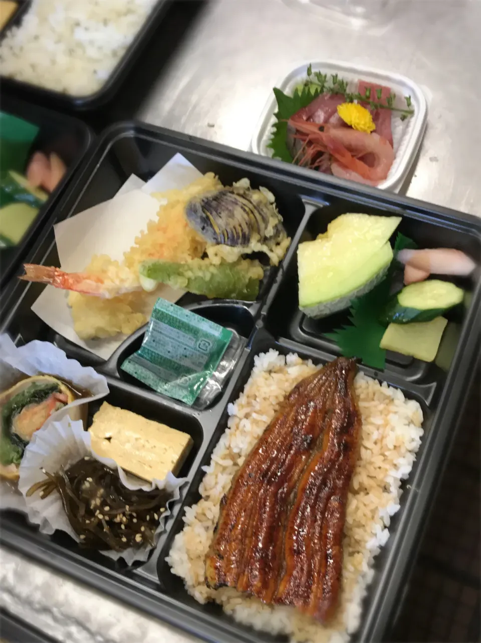 本日のうな丼弁当|料理長さん