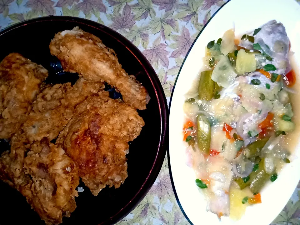 Snapdishの料理写真:Fried chicken and Fish in lime and sweet potato stew 🥰|Rina Paradiseさん