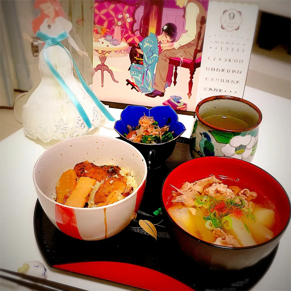 今夜の晩ご飯✨✨松茸こﾁｬﾝ🍄炊き込みご飯と豚汁🐷🐖✨|とらさん