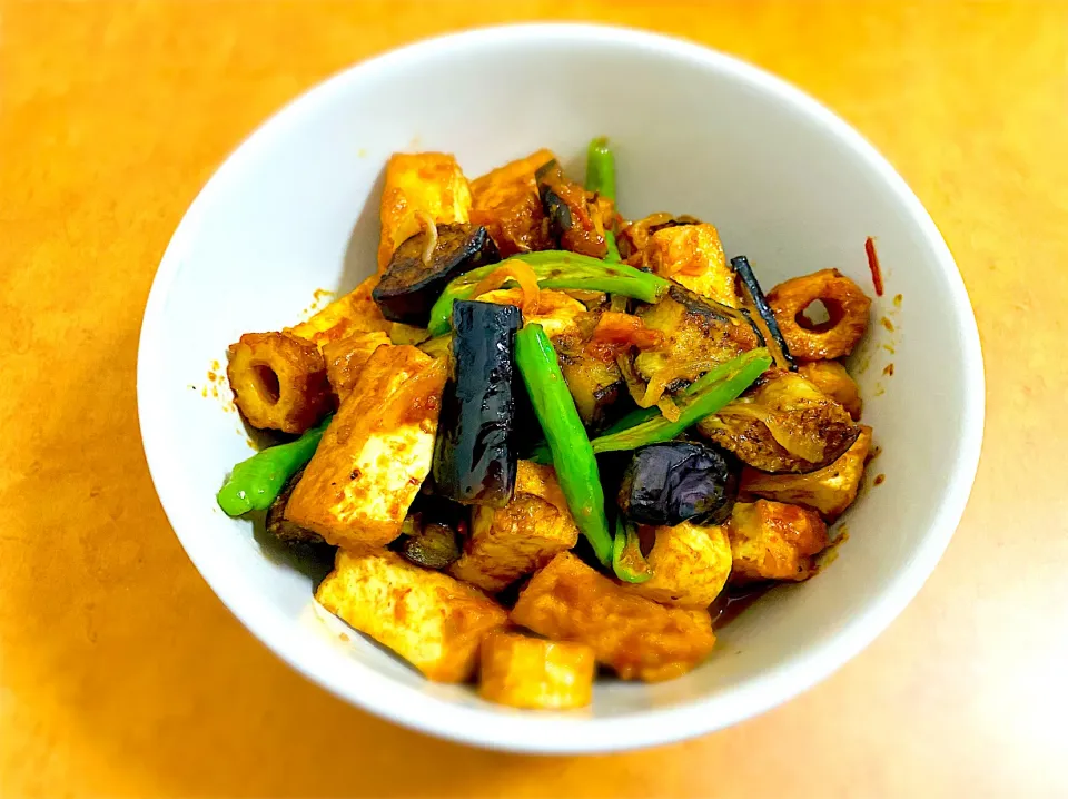 Tofu fish-cake eggplant together in sambal tomato sauce and shishito. My dinner|MI 「いどりす」さん