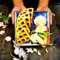 Tuna salad waffle|Ooi Siew Ganさん