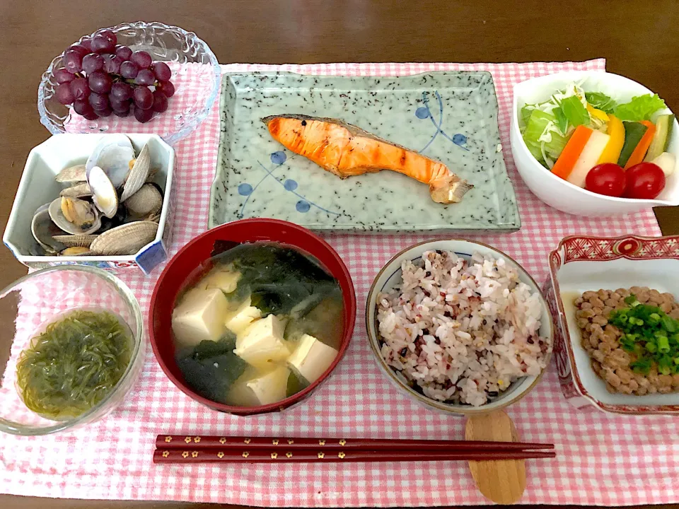 🐯娘の朝食。鮭🐟アサリの酒蒸し😊|🐯あんこたま🐯さん