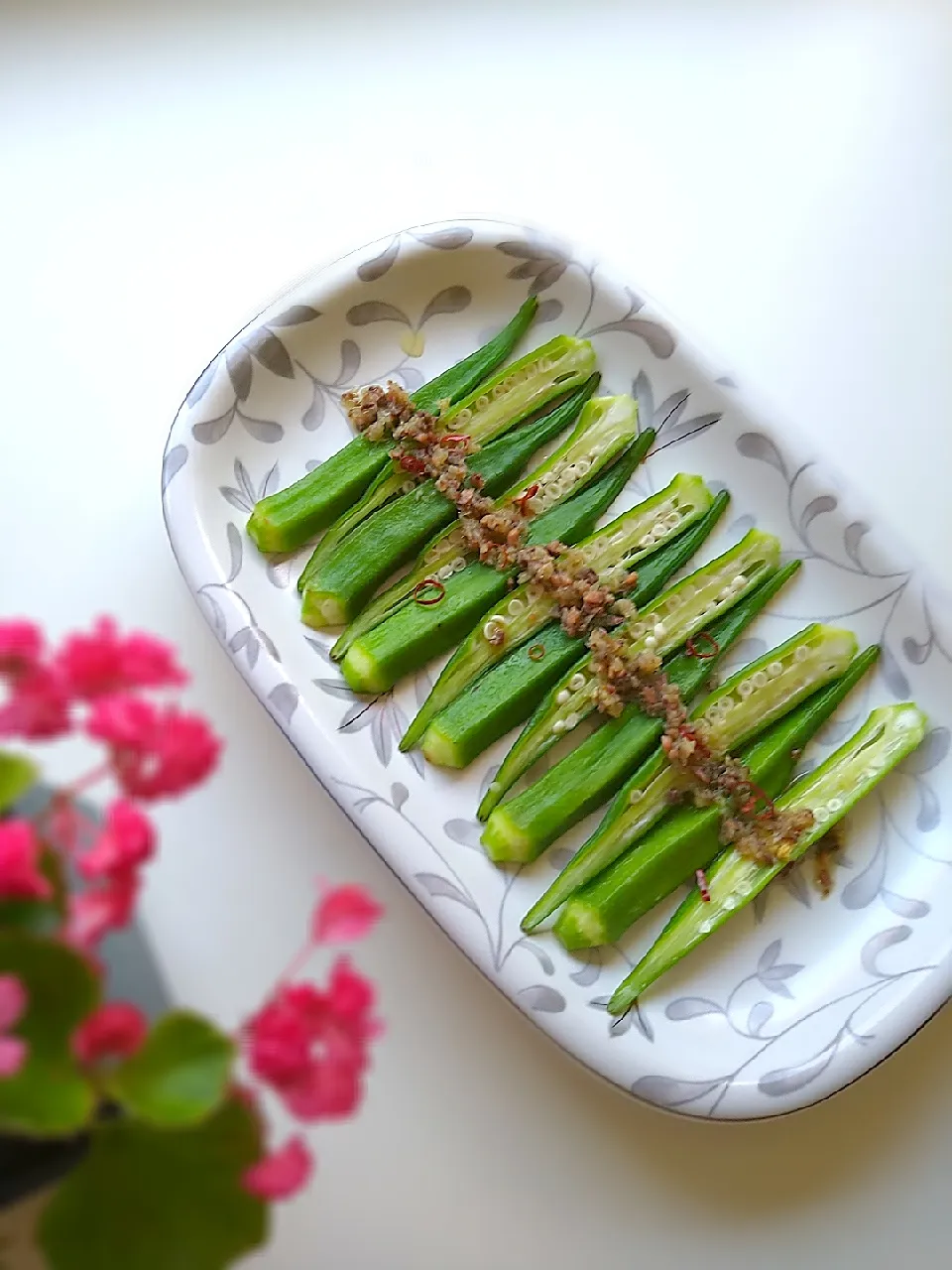 Laraさんの料理 オクラのアンチョビソース|まめころさん