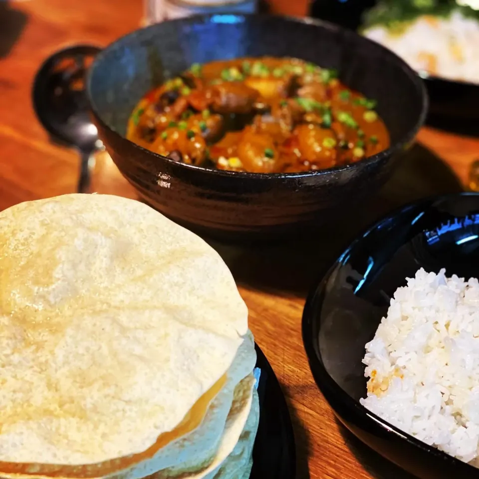 Do you ❤️ Hot Curry Black Bean & Prawn Madras (spicy & Hot ) with Steamed Rice , Popadoms #curry #prawncurry #blackbeans #hotcurry  #homecooking #chefemanuel|Emanuel Hayashiさん