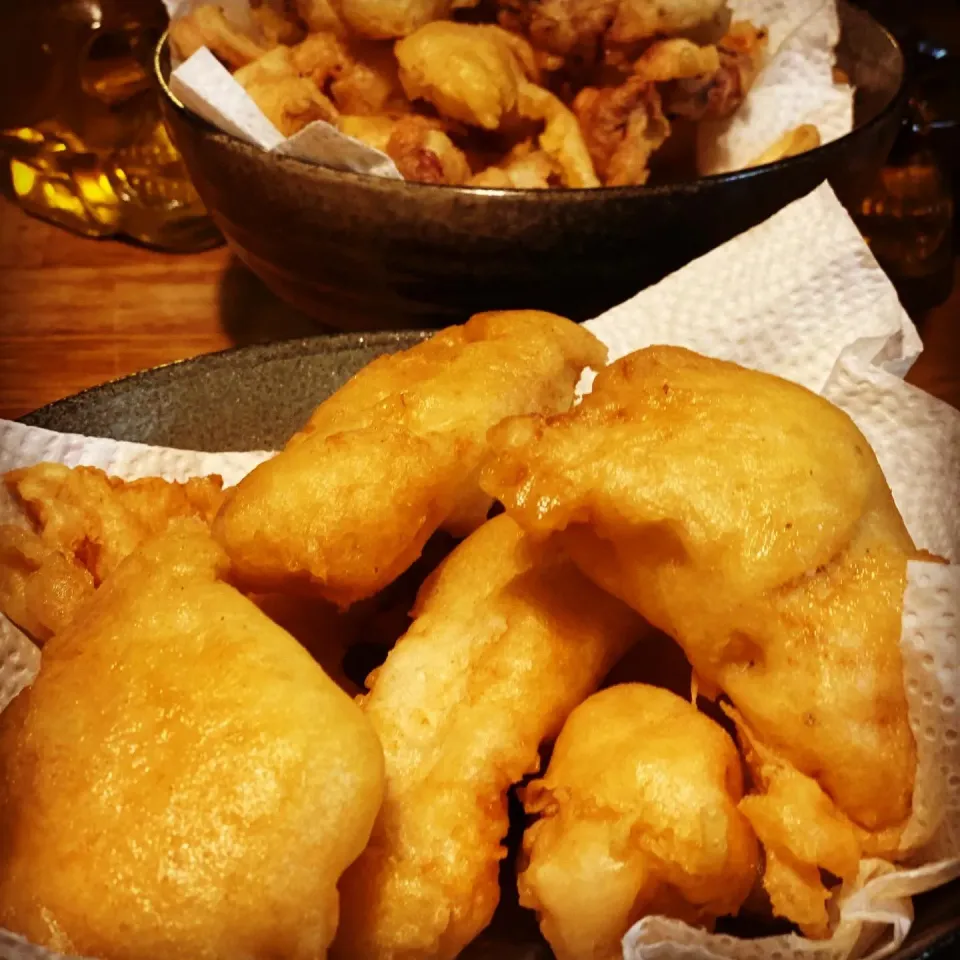 #friday Battered Fresh Calamari & Fish Fillets with Lemon, Jalapeño Tartar Sauce #fish #calamari #homecooking #batteredseafood #chefemanuel|Emanuel Hayashiさん