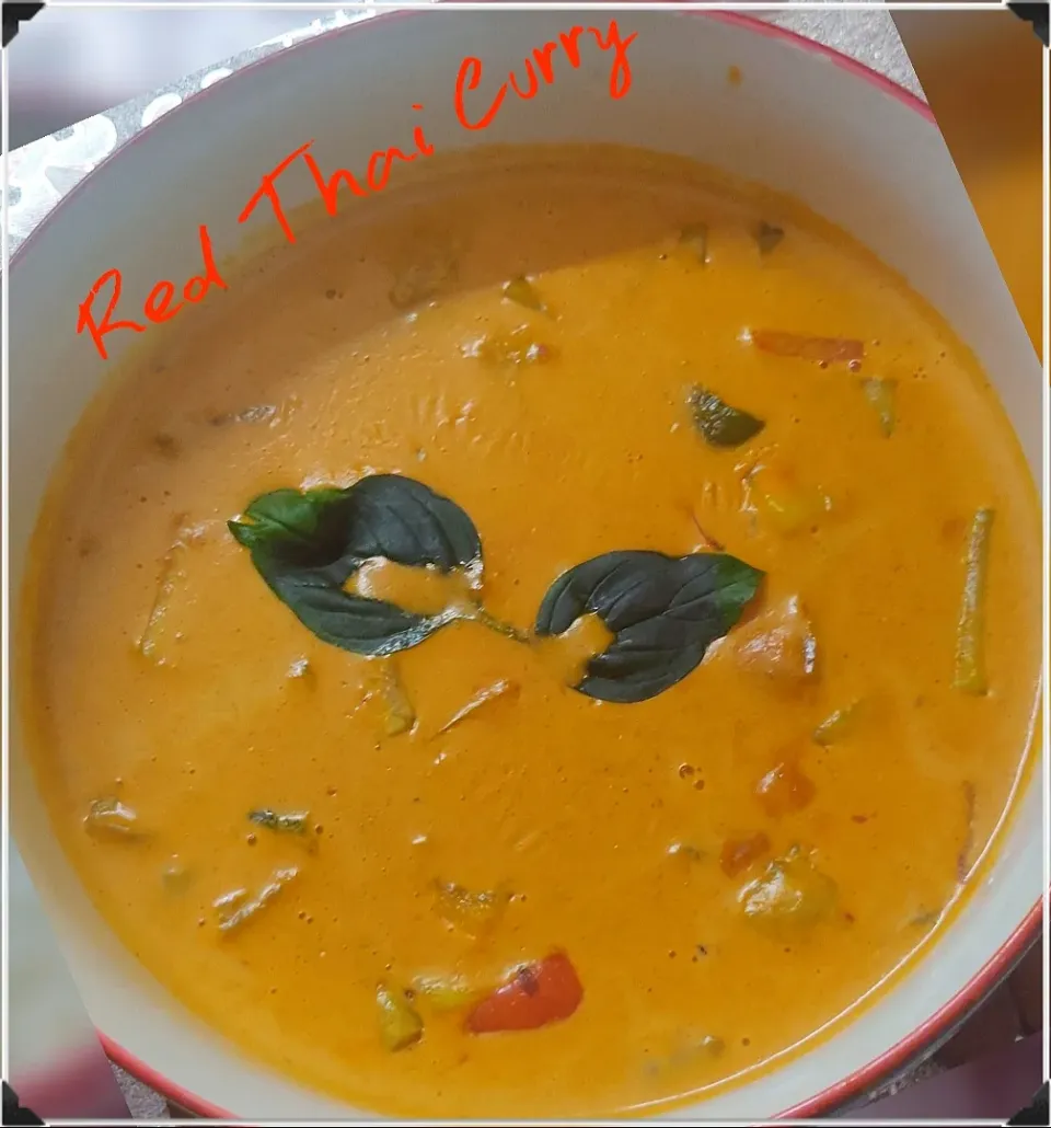 Snapdishの料理写真:Red Thai Curry|Anamikaさん