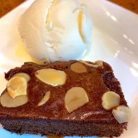 Brownie and Vanilla ice-cream|Story-of-A-Chubby-Ladyさん