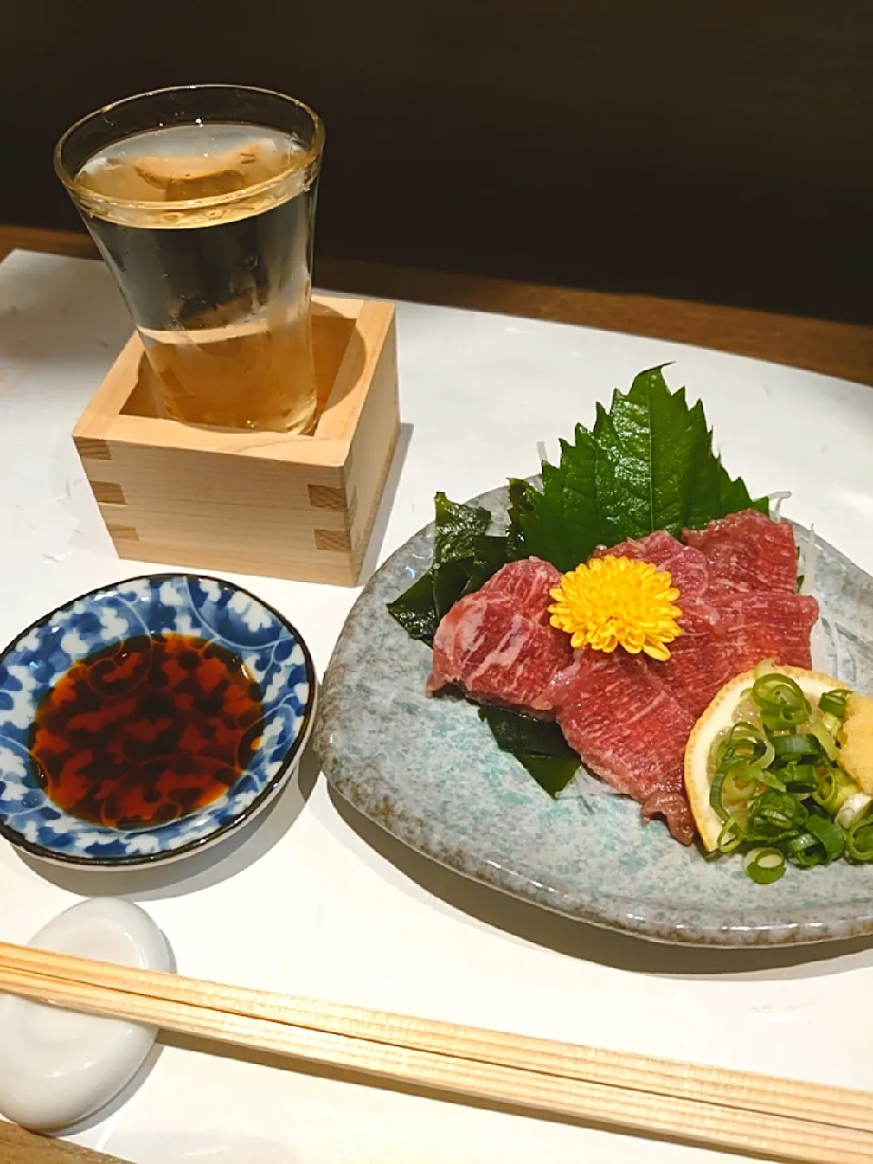 馬刺しに日本酒♡|ちはさん