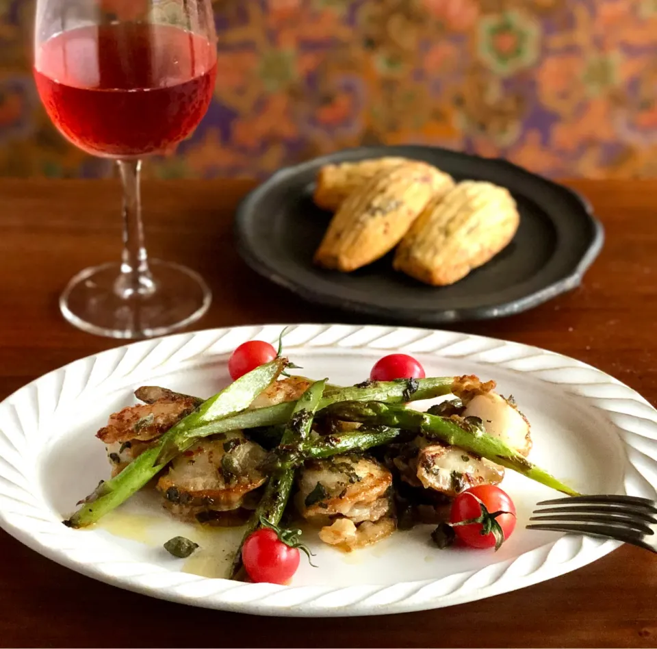 帆立とアスパラのセージバターソテー　　　Stir-fried scallop and asparagus with sage butter|マユマユさん