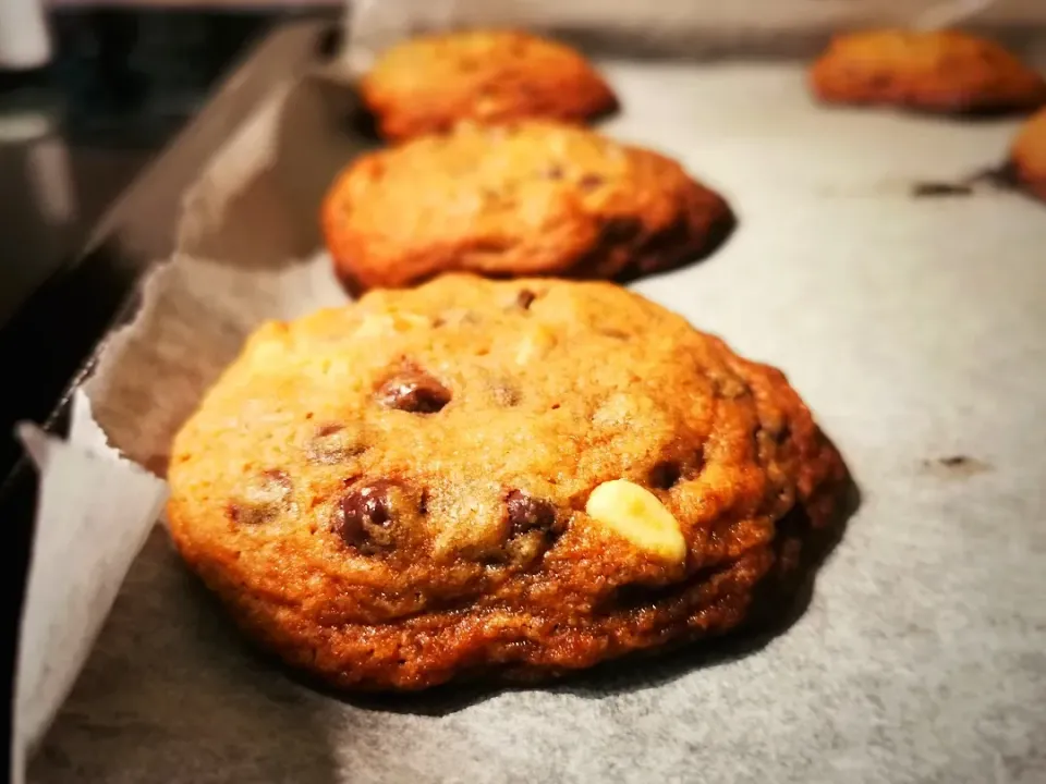 サンドラ リー's dish Freshly baked chocolate chips cookies|サンドラ リーさん