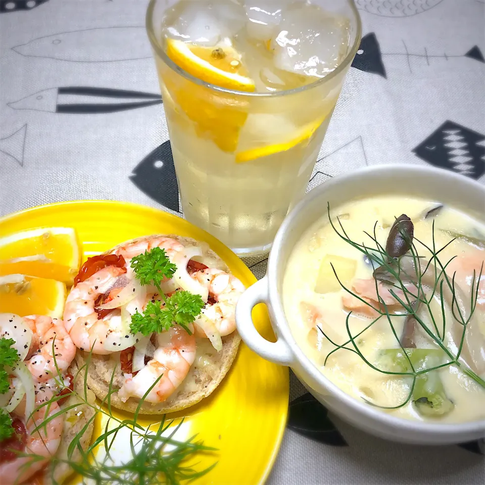 きのこ🍄と北海道秋鮭のシチュー で晩酌🍻|かおさん