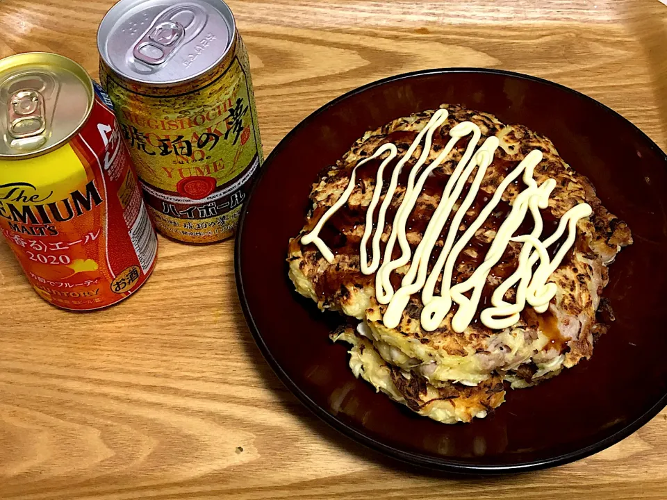 Snapdishの料理写真:☆お好み焼き　☆ビール🍺　☆ハイボール|まぁたんさん